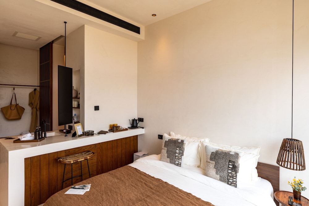 Dalian Sishi Jingyu Beach Resort Hotel