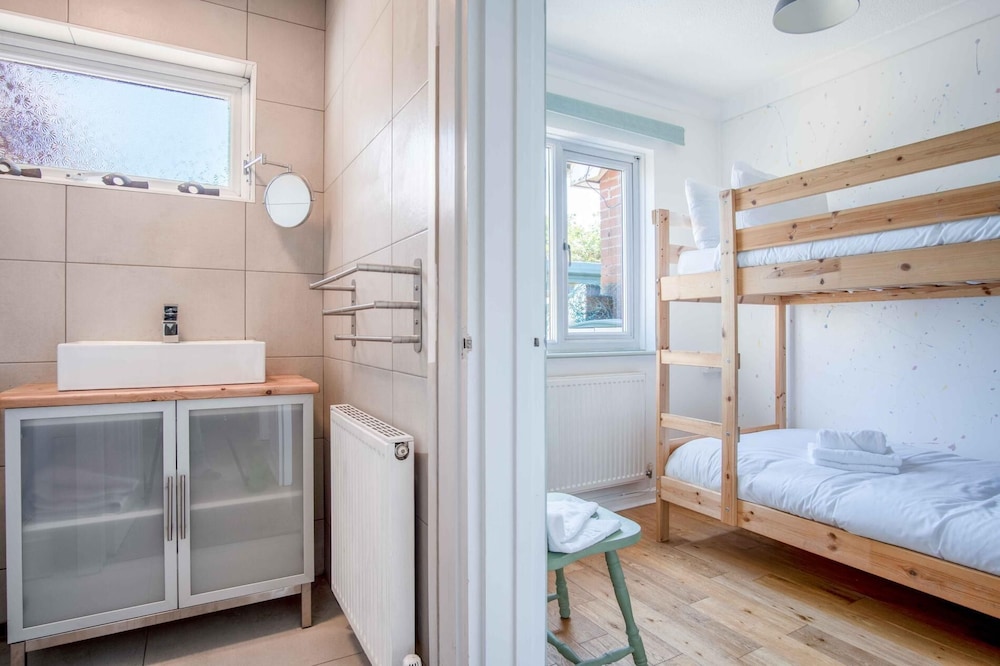 Cosy Cottage - 2 Bedroom Cottage - Mumbles