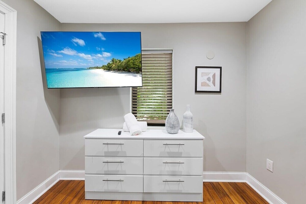 #1 Beach Estate Las Olas Beach Best Location