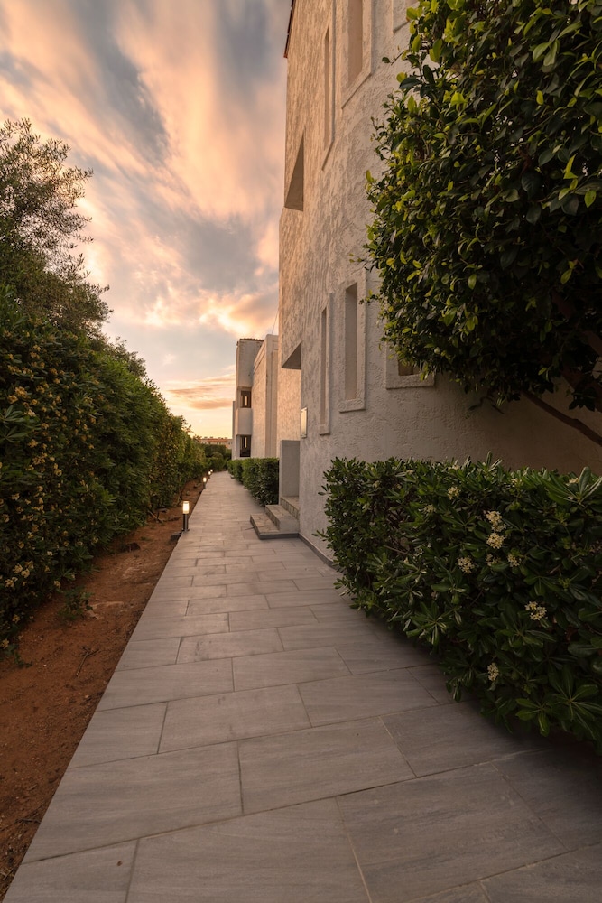 Aelia Apartments