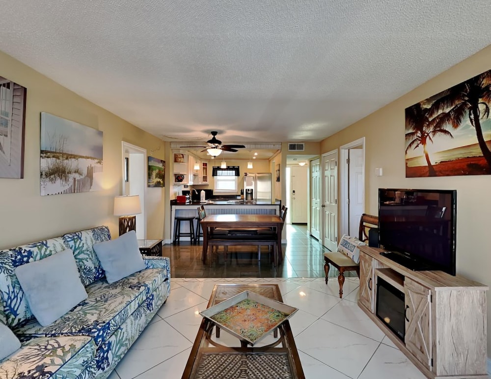 Emerald Isle Fort Walton Beach by Southern Vacation Rentals