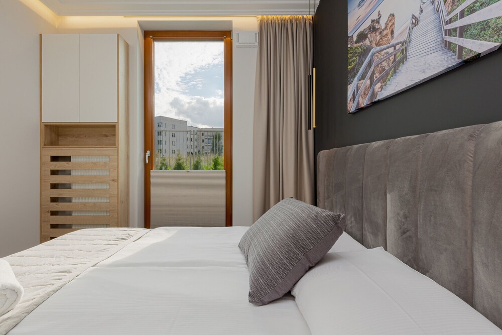 Warsaw Apartment Szajnowicza by Renters view 4
