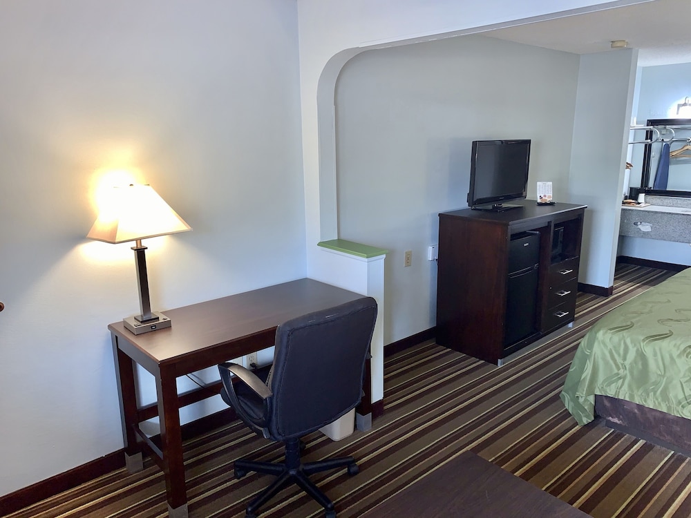 Macon Vacations - Quality Inn Suites Macon North - Property Image 32