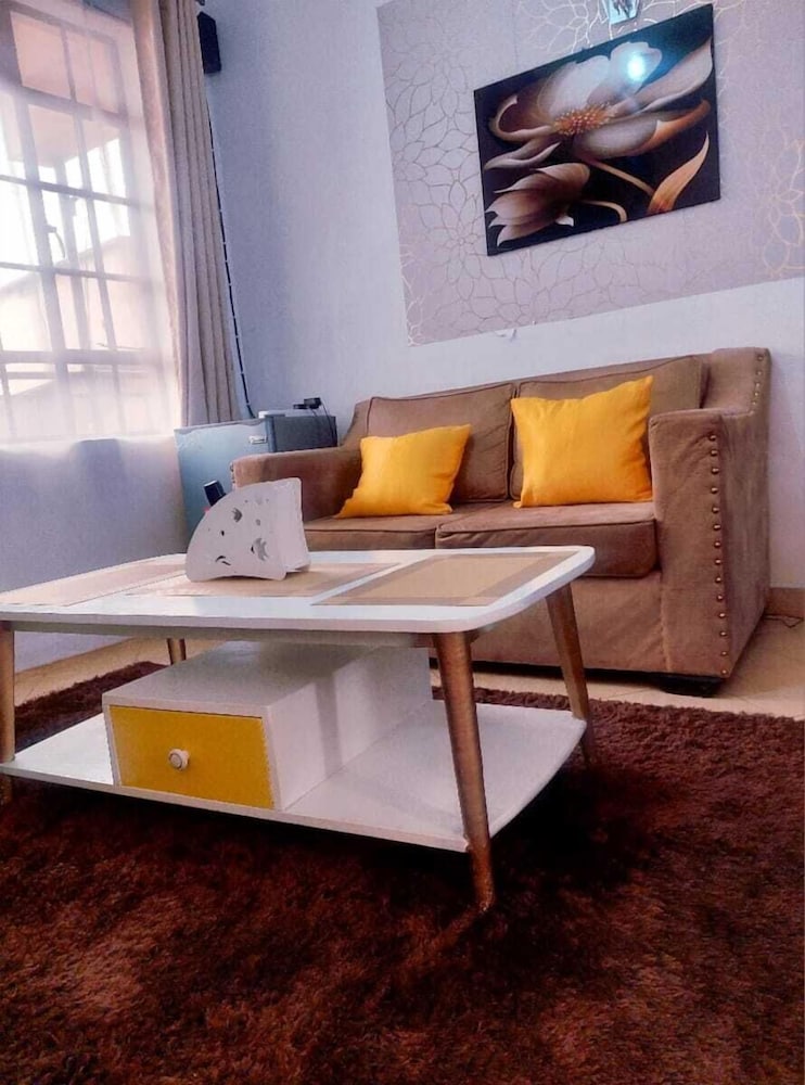 Lux Suites Pipeline Apartments Milimani
