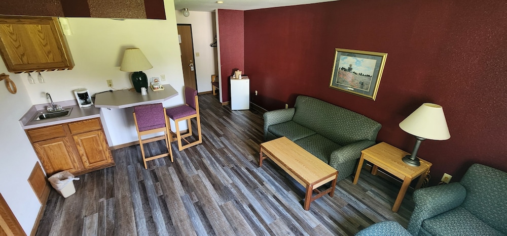 Plymouth Suites Hotel