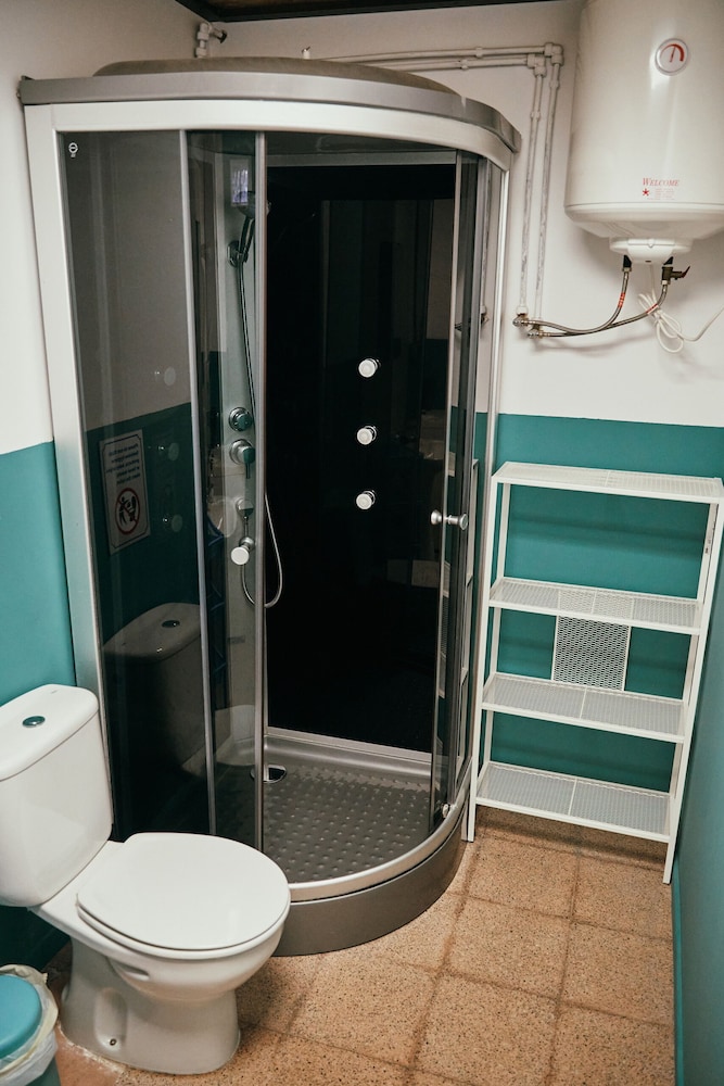LOFT HOSTAL Group 21