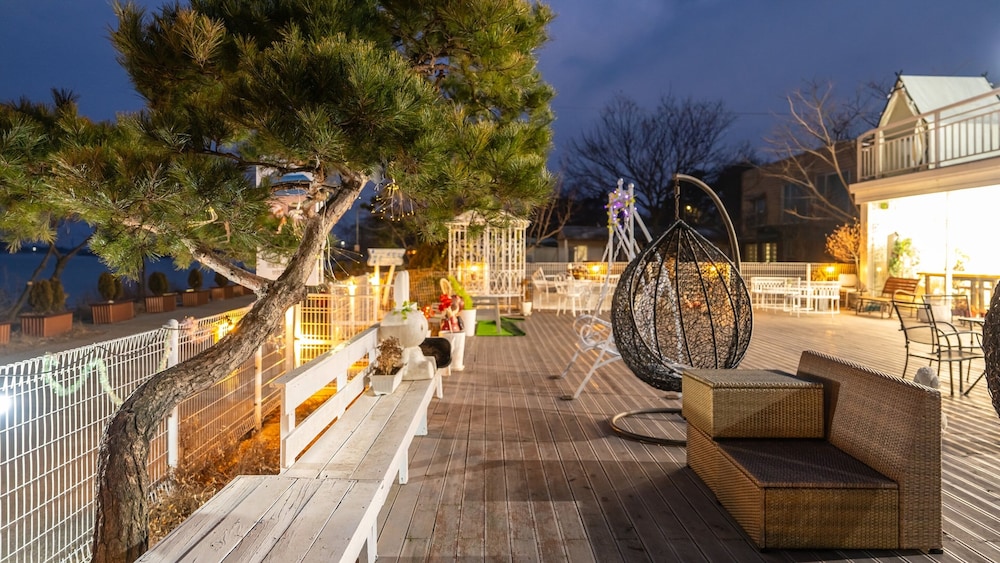 Yeongheungdo Blue Story Pension