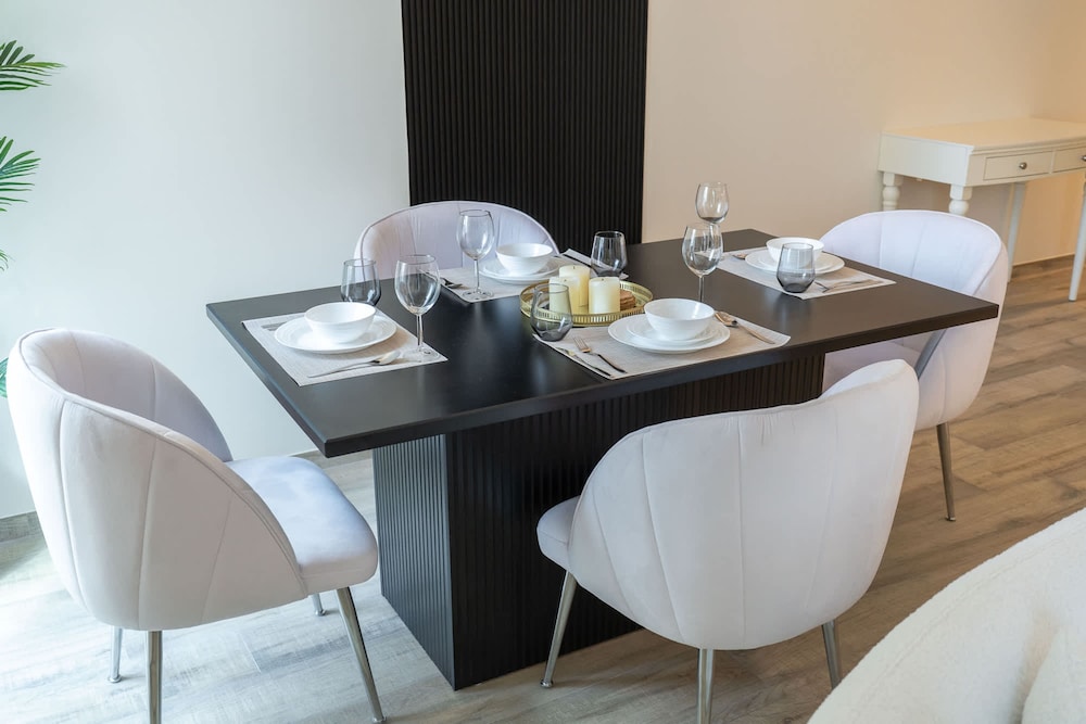 Elegant 1-bedroom Apartment for 2 Near to Burj Khalifa