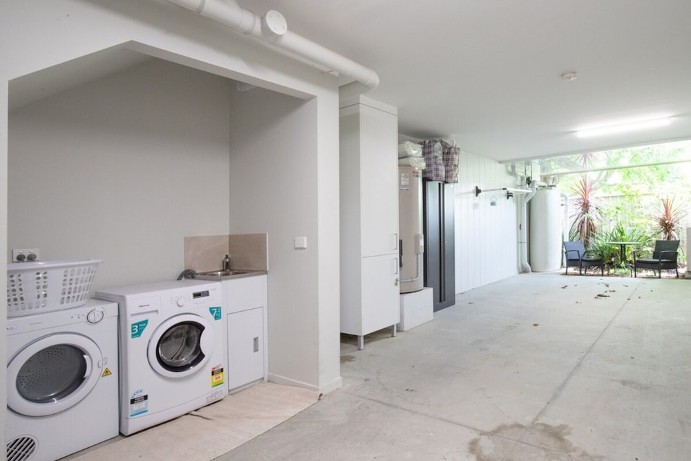 Generous 2-bed Townhouse With A Private Balcony