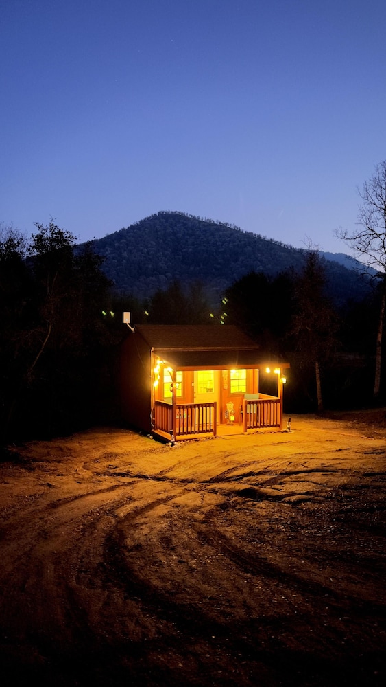 Off-grid 1-bed Cabin in Yokuts Valley view 5