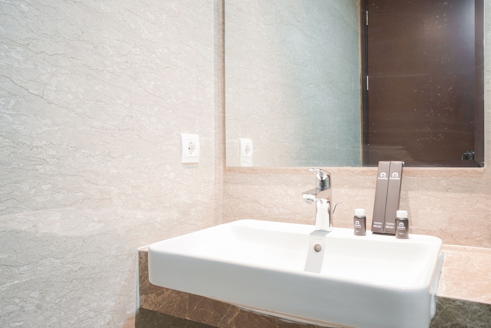 Elegant and Spacious 3BR Menteng Park Apartment, 자카르타 - 14