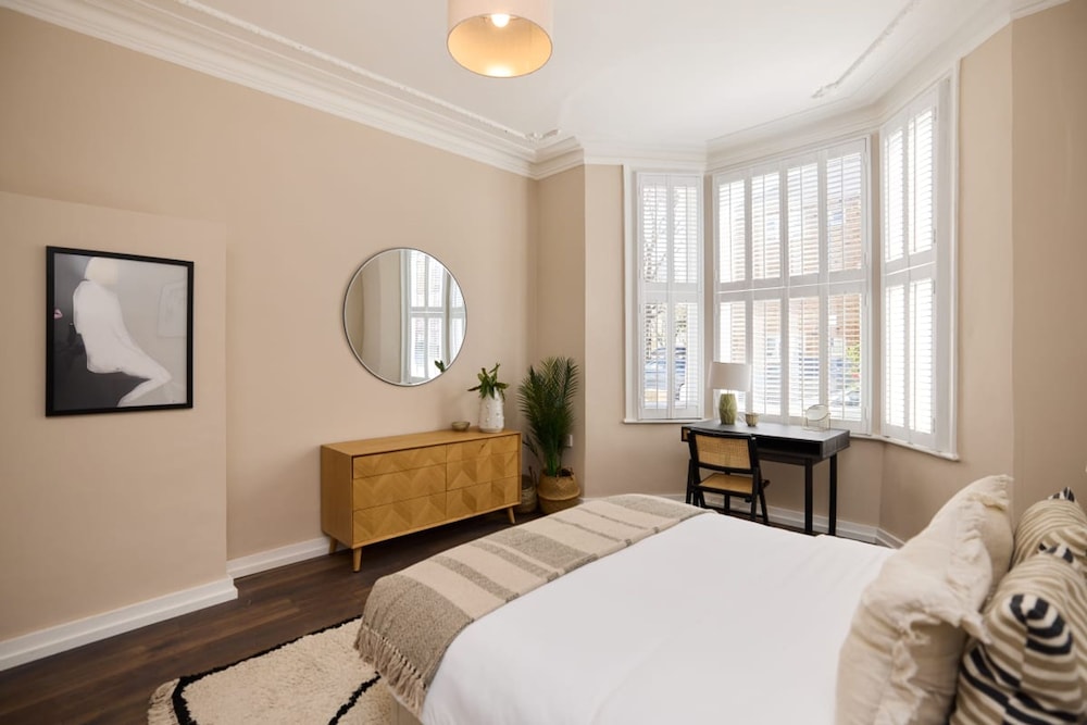 The Maida Hill Hideout - 2bdr Flat With Courtyard