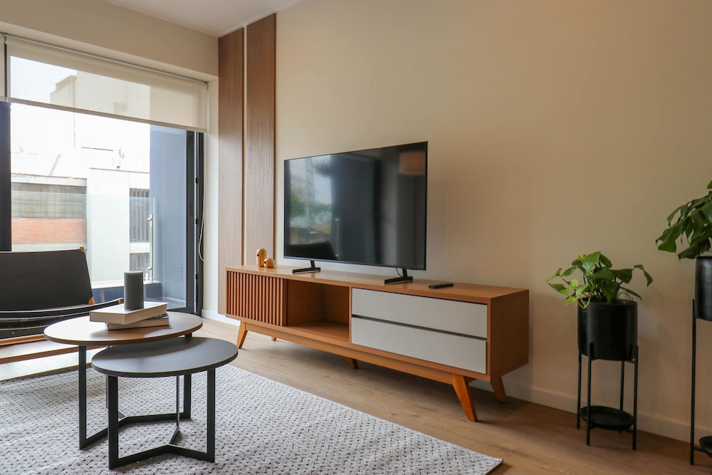 w Prestigious 2BR w Balcony Near Larcomar