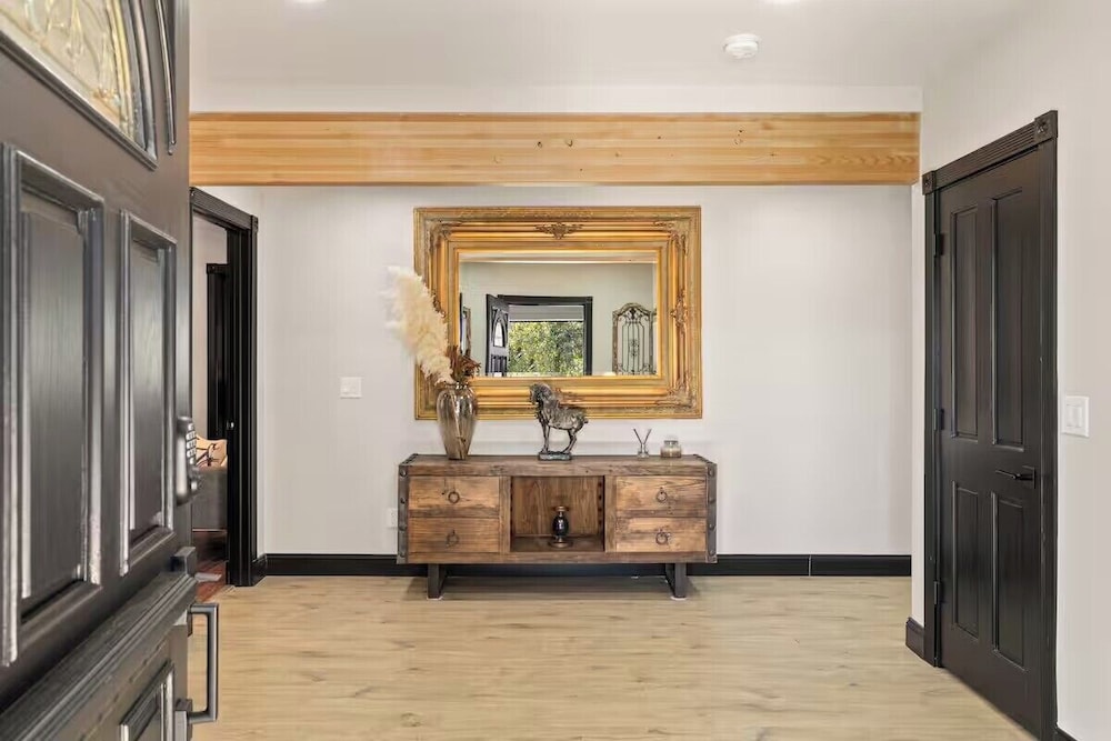 The Three Bears Retreat - King suites