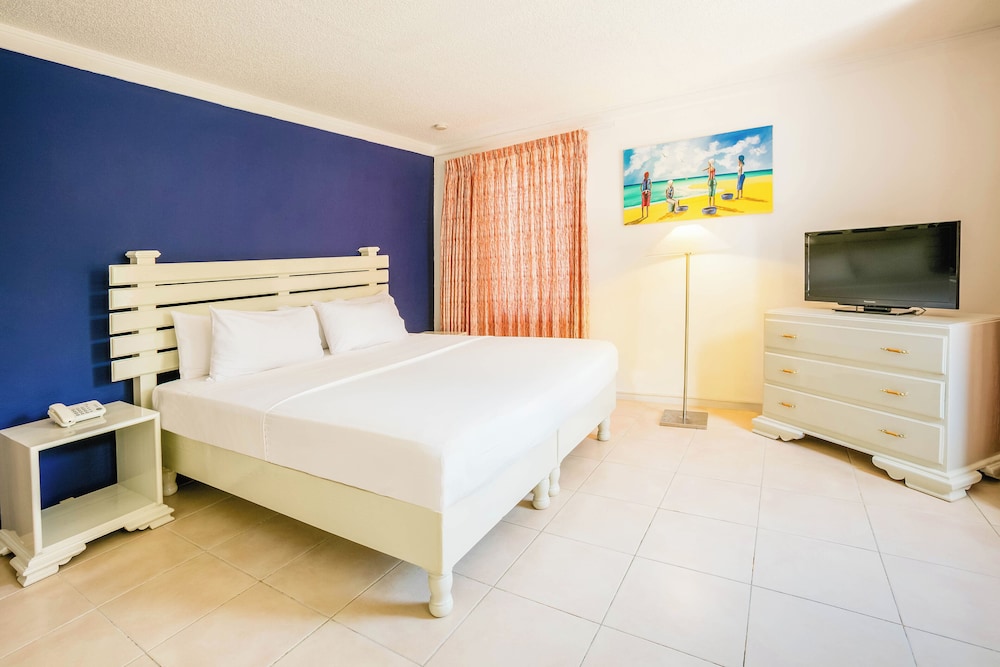 Grand Decameron Montego Beach, A Trademark All-Inclusive Resort photo 57 of 70
