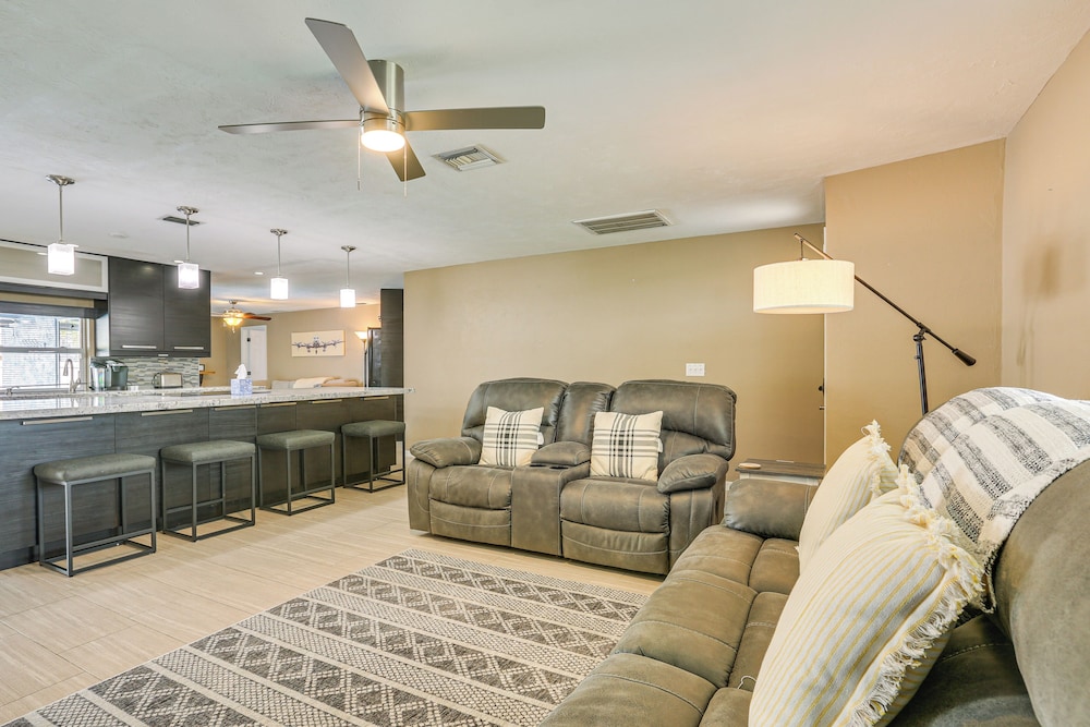 Private Pool & Spacious Yard: Cape Coral Getaway