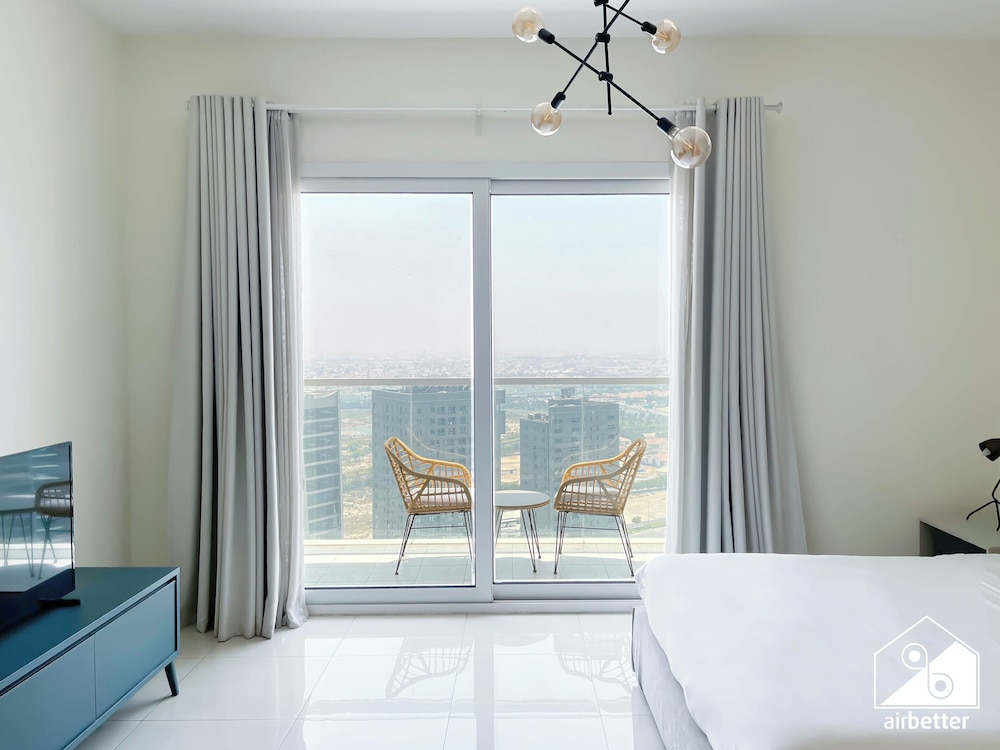 Gorgeous Studio With Balcony Business Bay