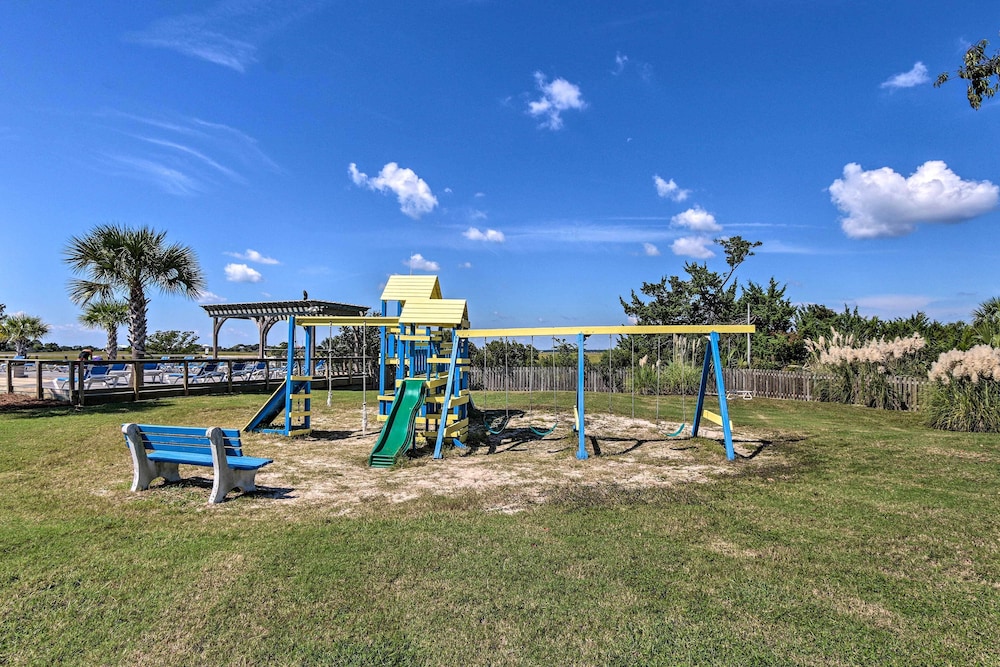 Beach Access: Ocean-view Condo w/ Screened Balcony