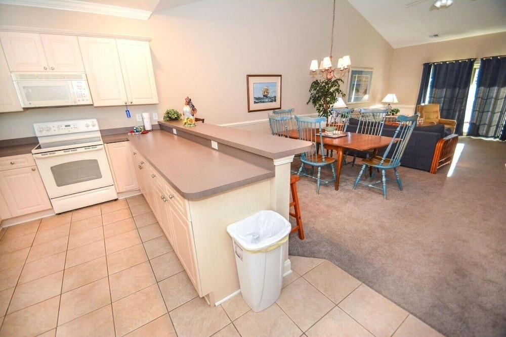 Magnolia Pointe 4878-402 2 Bedroom Condo