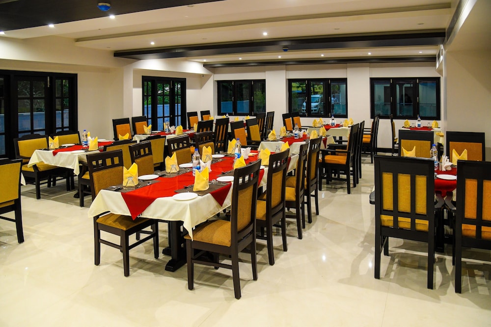Sajjoys Hotel