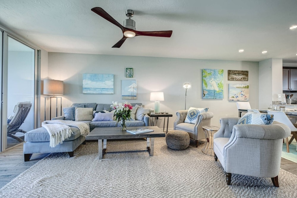 Bay Tree Beach Side view 4