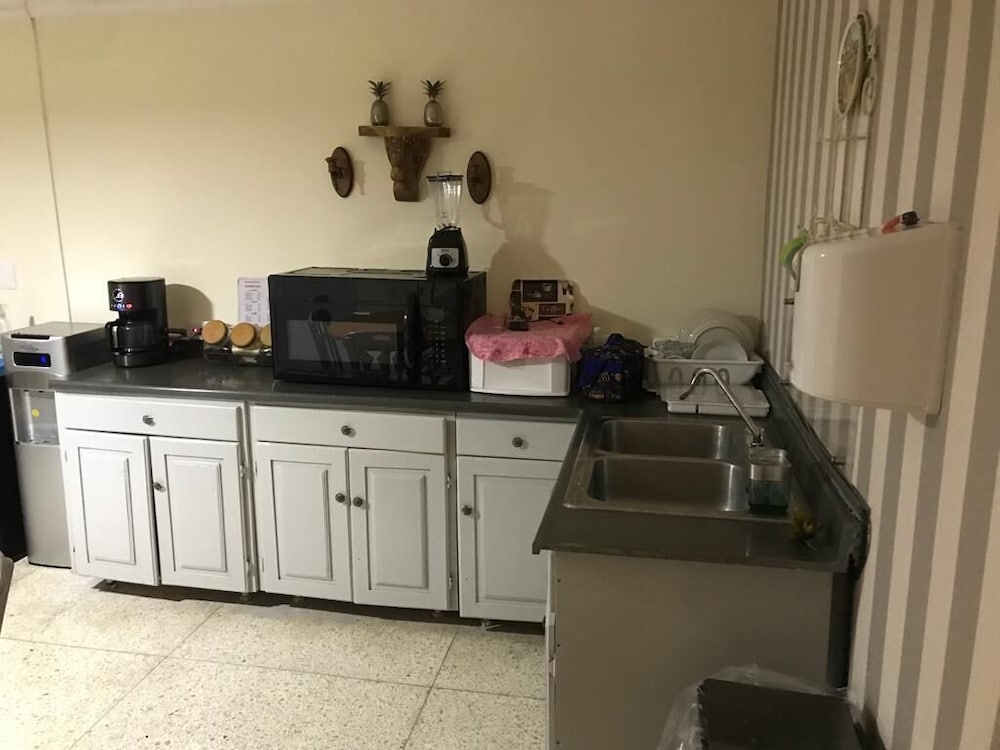 BOTANIC GARDEN HOSTAL - Photo 15
