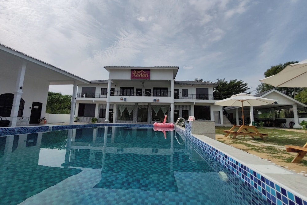 Grand Aeden Villa