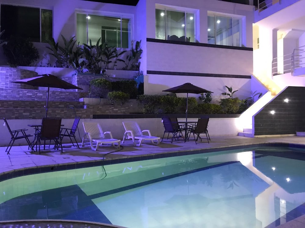 Hotel Casa Blanca Villeta - Image 1