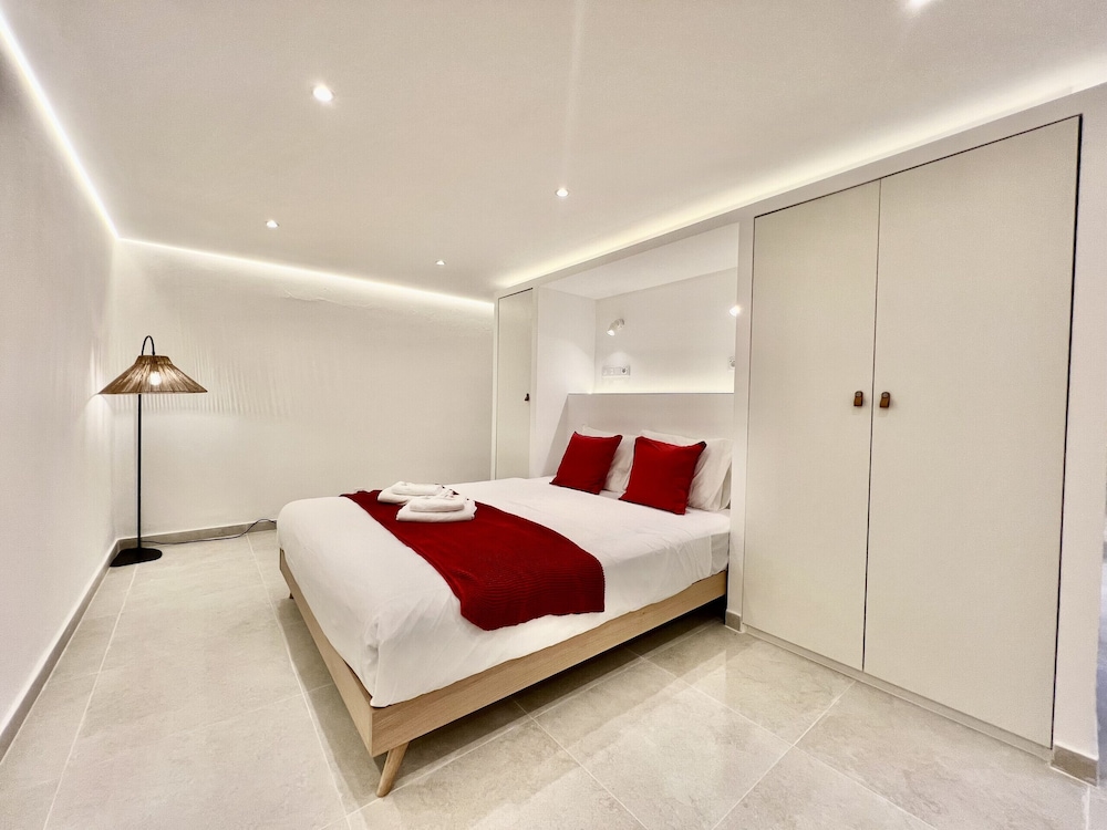 Vilamoura Deluxe Villa by Homing