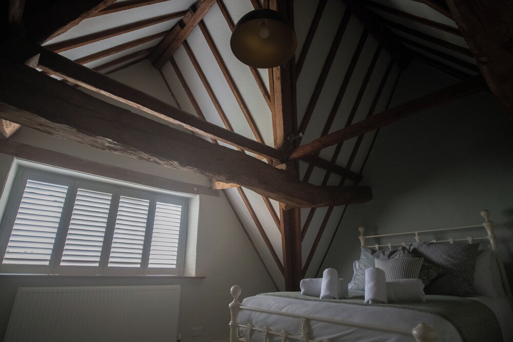 Mill House & Cottage - on Cotswold Way