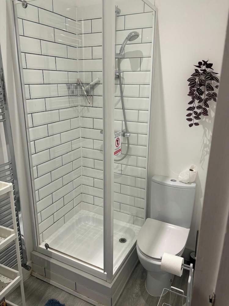 South Manchester 2-bed Apt With Ensuite, Sleeps 4