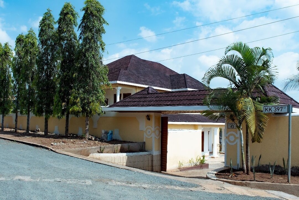 Elegant Villa Apart