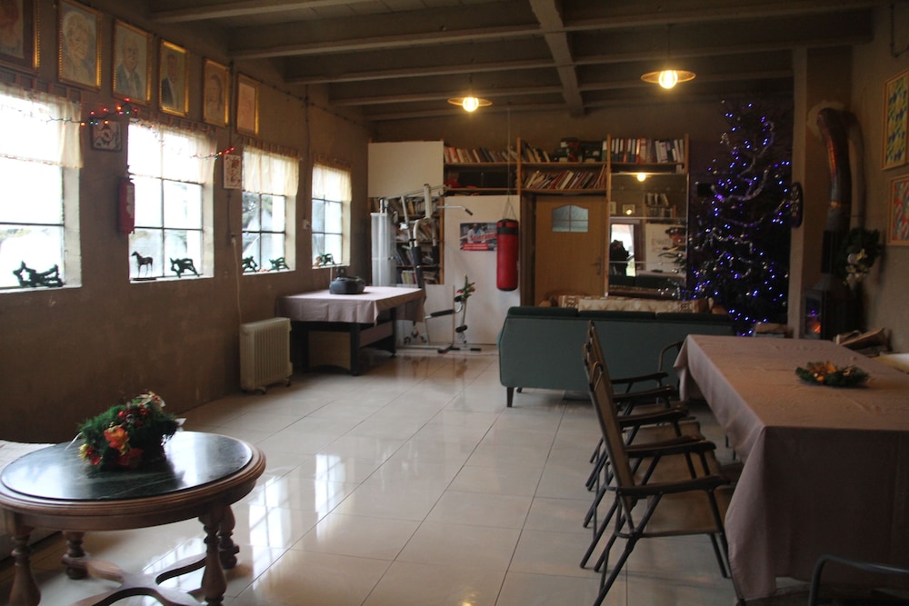 Photo 8