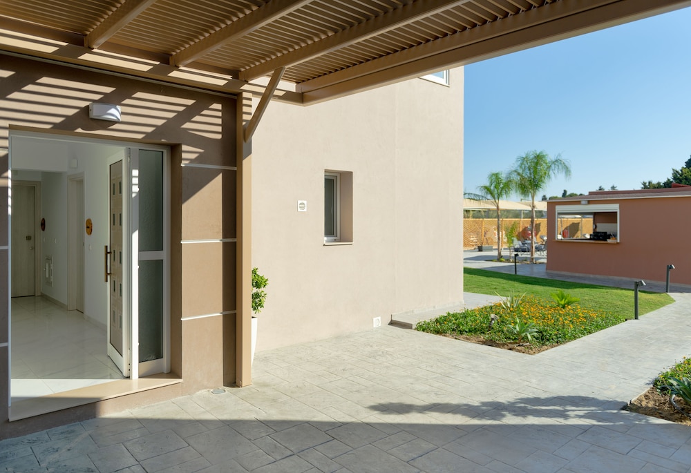 L&C Boutique Apartments
