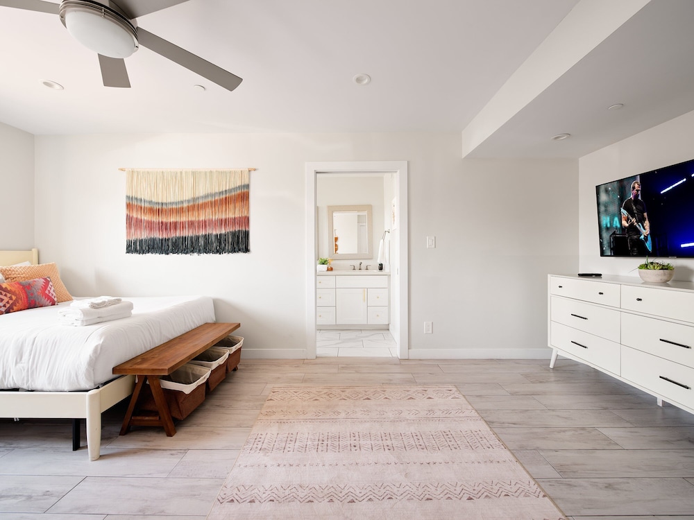 Sunset - Private Pool & Spa - Walk to Old Town