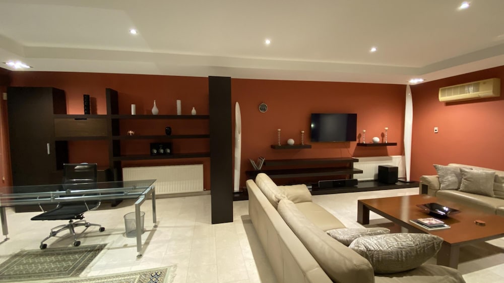 Hallmark Beach Apt by TrulyCyprus