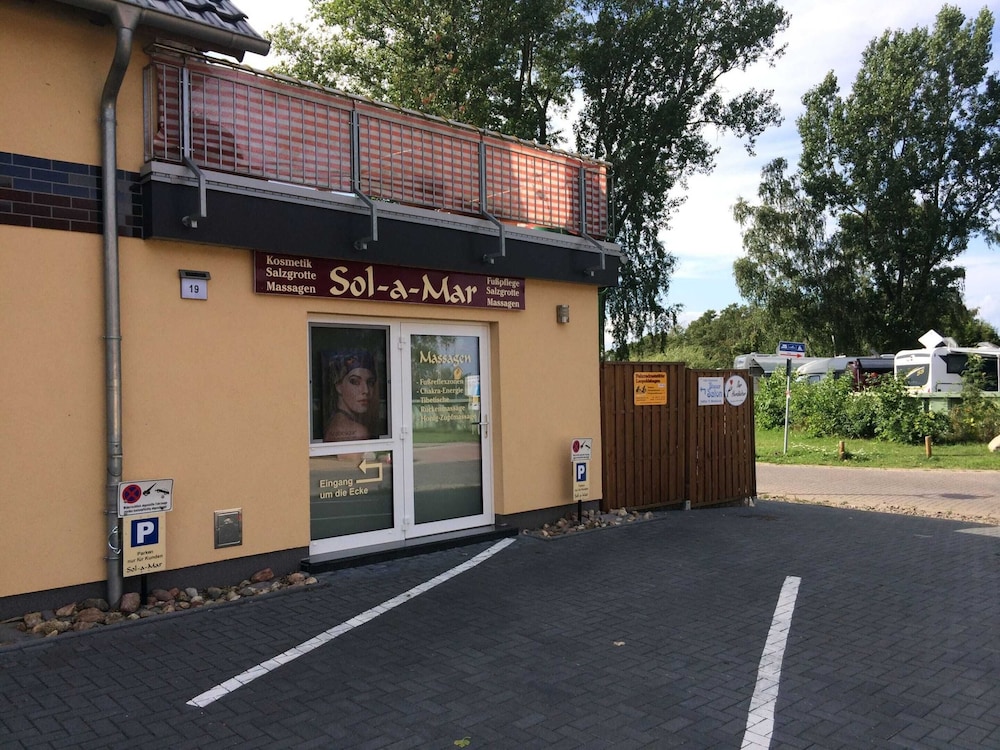 Ground-floor Apartment With Terrace and Large Garden With Lounge Area and Grill