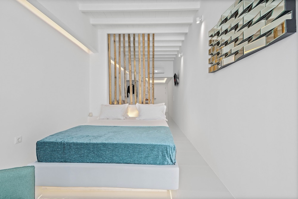 Heart of Mykonos Suites