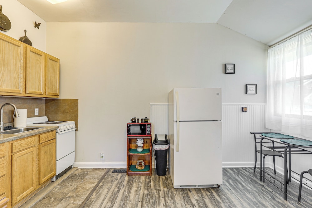 Near Walnut Valley Festival: Convenient Apartment!