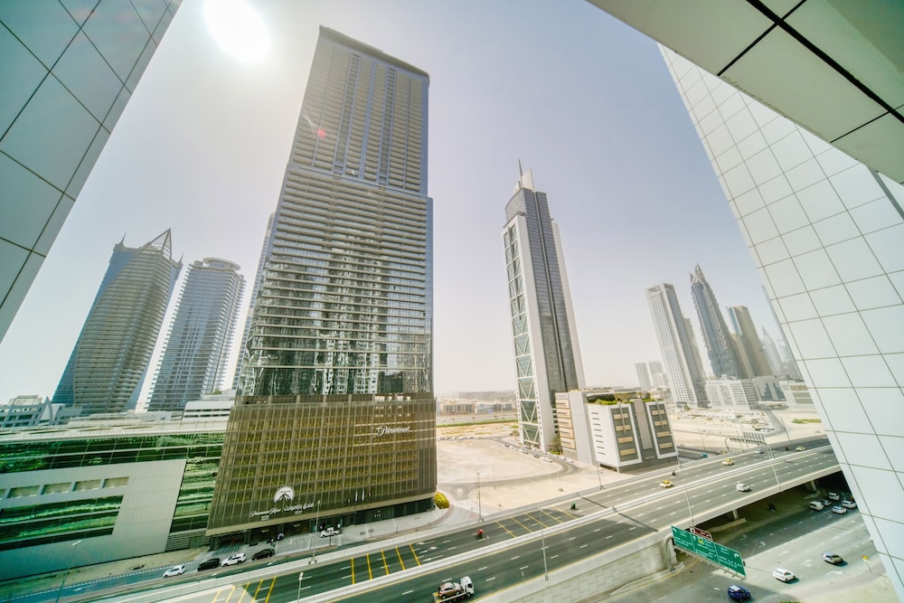 Executive Towers Amazing 1BR Onsite Pool Business bay