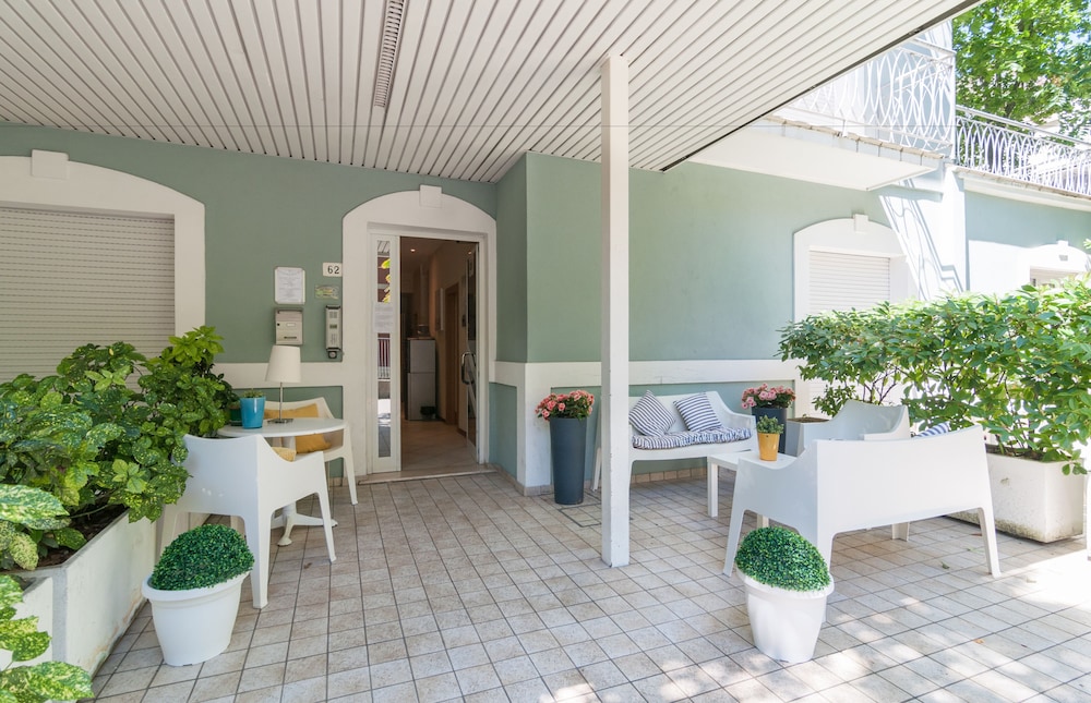 Residence Riviera view 3