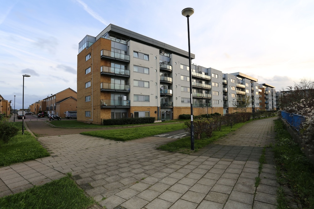 2 Beds Riverview HillHouse Apartment