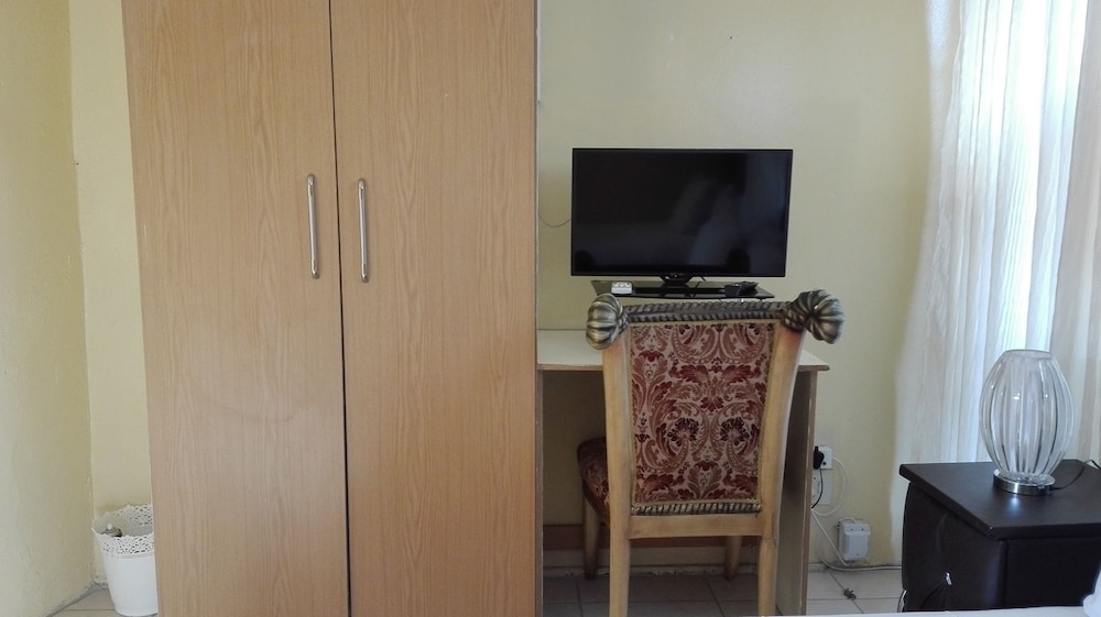 Joezebel Guest House