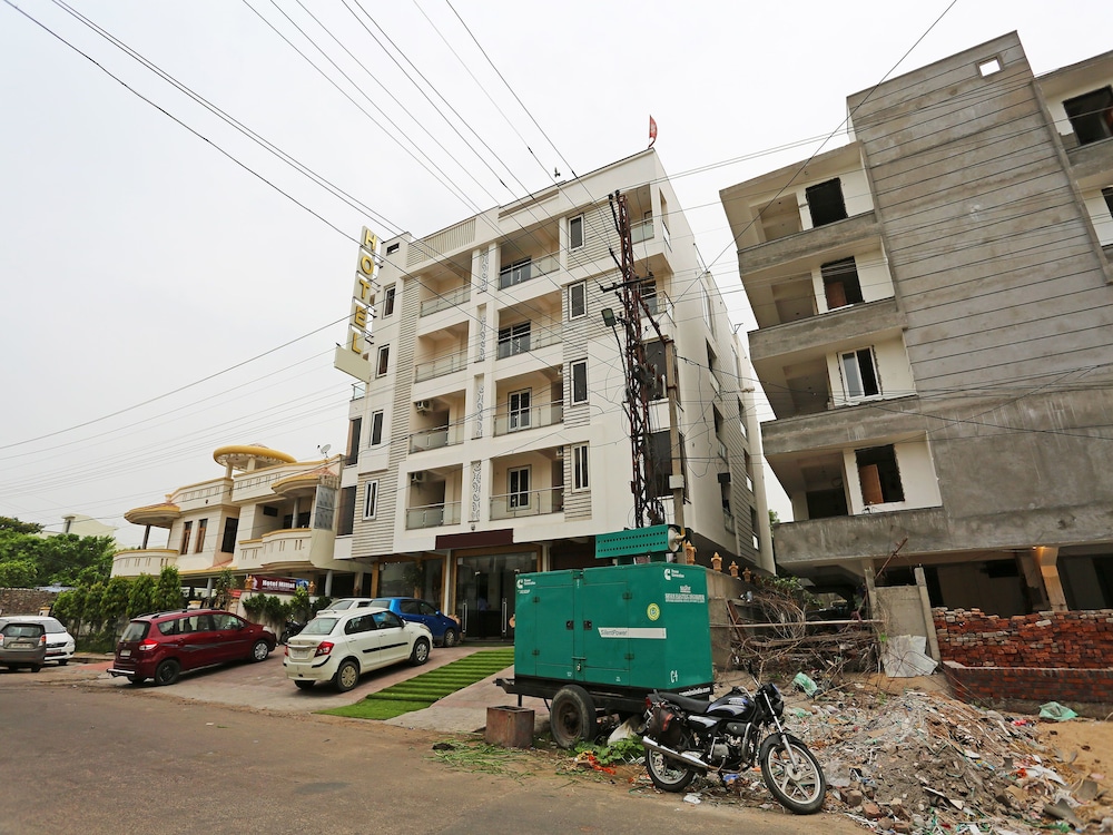 OYO 9476 Hotel Mittal