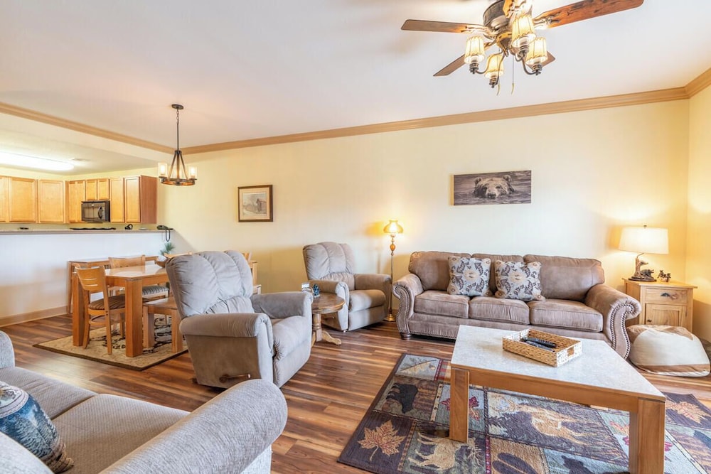Mountain View Condo 3702