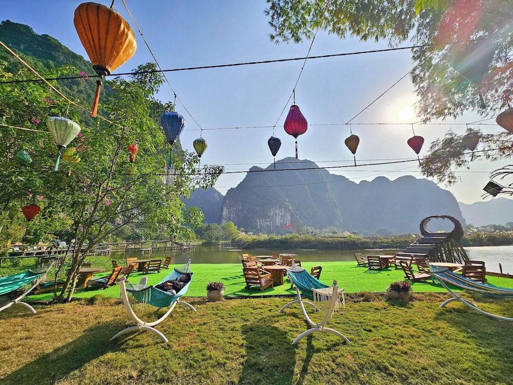 An Riverside Ecolodge