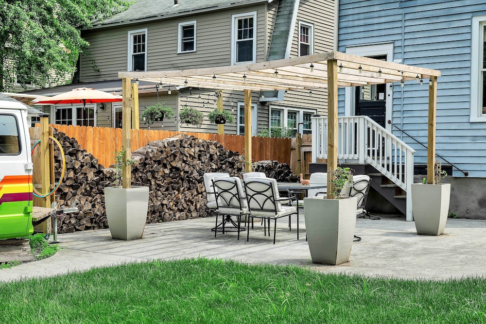 Spacious Home w/ Yard & Patio, 2 Mi to Dtwn Troy