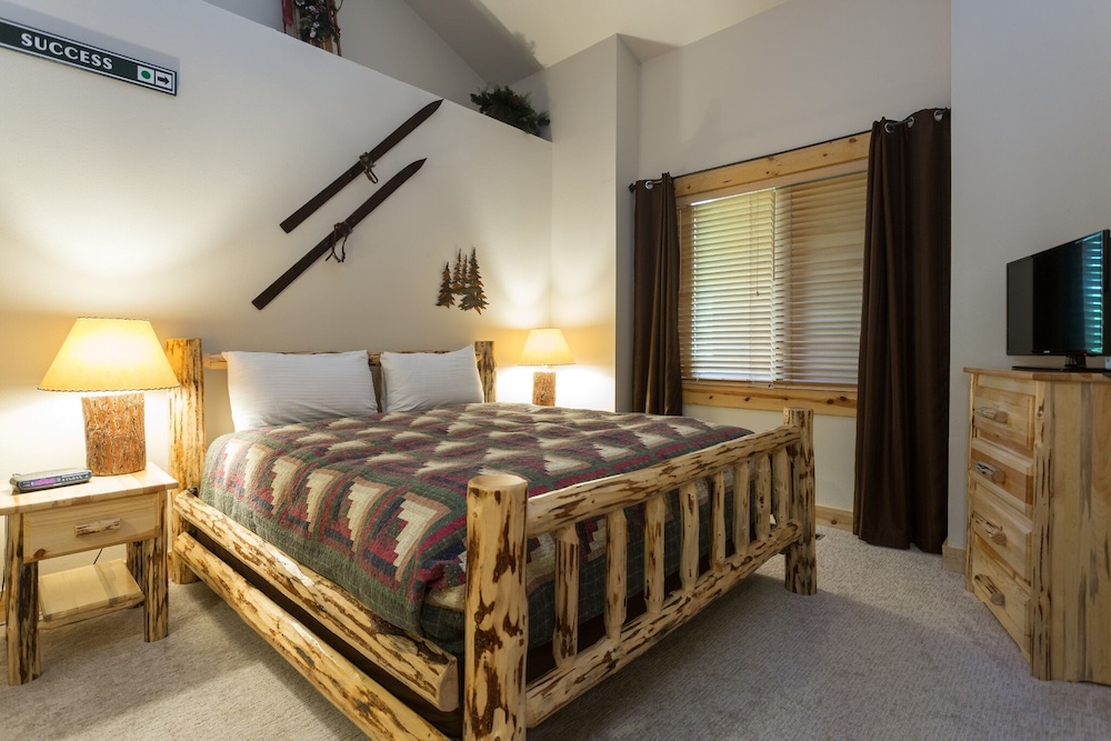 Comstock Lodge - Two Bedroom Condo with Hot Tub #306 2 Condo