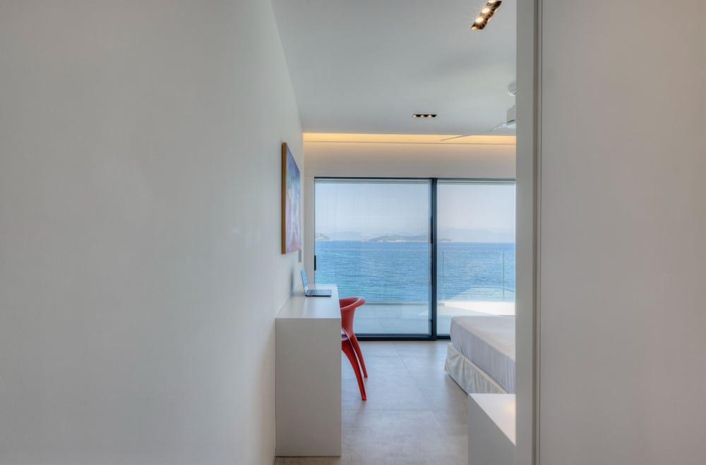 Luxury Villas Skiathos view 3