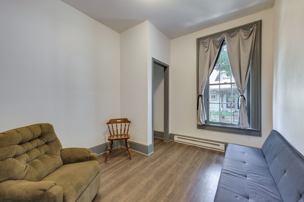 Walk to Town: Bath Apt Near Keuka Lake Wine Trail